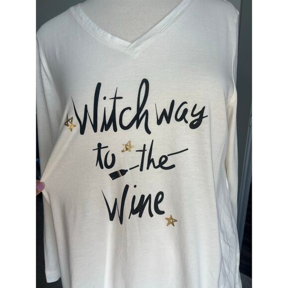 Chico's Zenergy Witch Way to the Wine Tee V Neck Halloween Size 1 Medium 8/10 - Picture 7 of 13